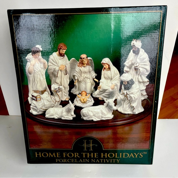VTG Porcelain Nativity Set - Picture 1 of 2